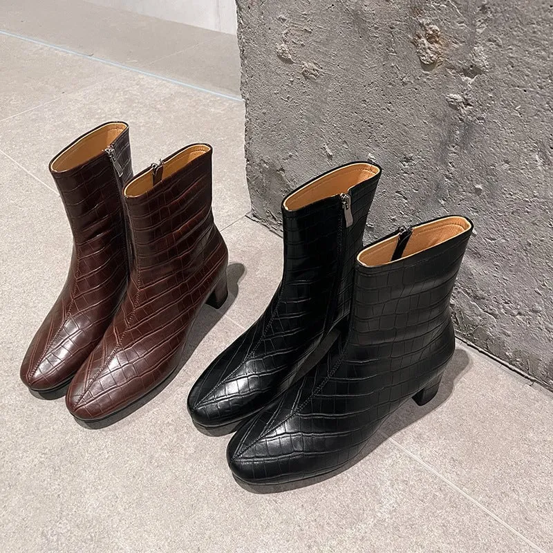 Women's Round-Toe Chelsea Boots in Crocodile-Embossed Cowhide Leather