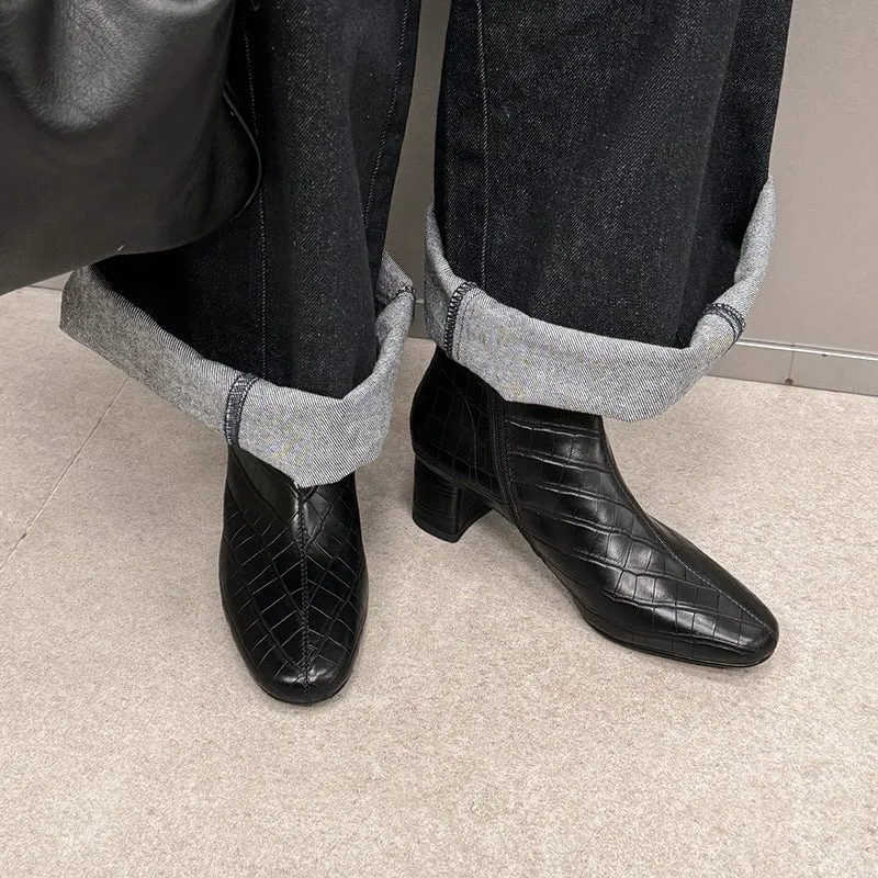 Women's Round-Toe Chelsea Boots in Crocodile-Embossed Cowhide Leather