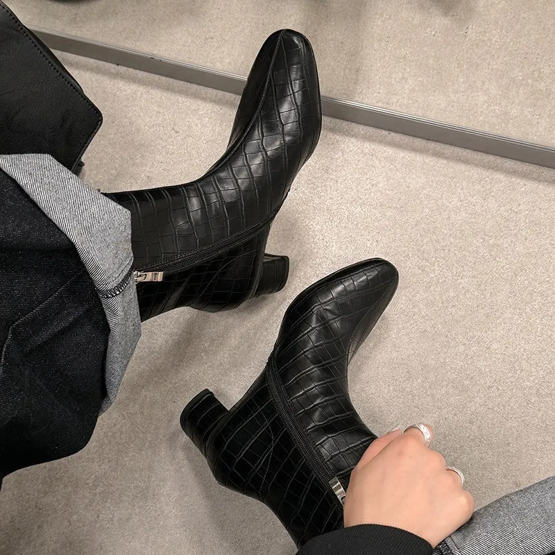 Women's Round-Toe Chelsea Boots in Crocodile-Embossed Cowhide Leather
