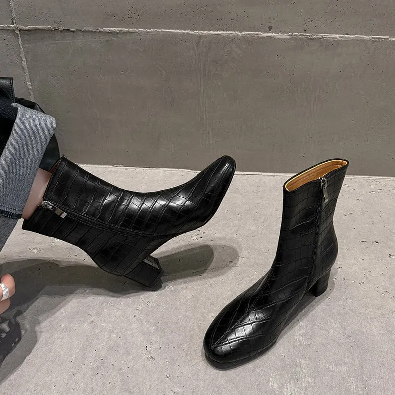 Women's Round-Toe Chelsea Boots in Crocodile-Embossed Cowhide Leather